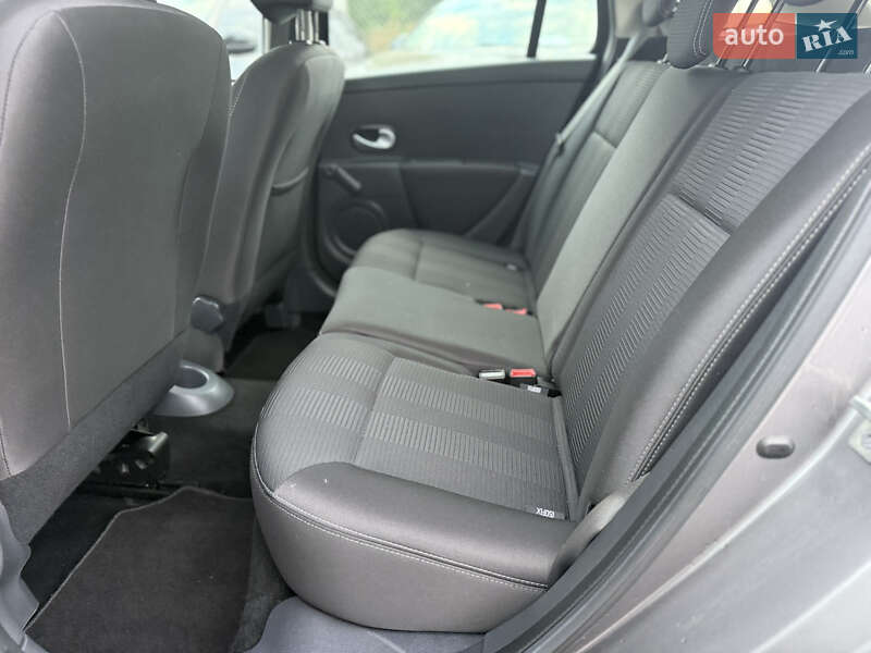 Универсал Renault Clio 2011 в Ровно фото 23 Универсал Renault Clio 2011 в Ровно