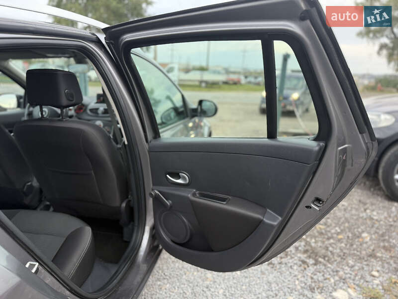 Универсал Renault Clio 2011 в Ровно фото 28 Универсал Renault Clio 2011 в Ровно