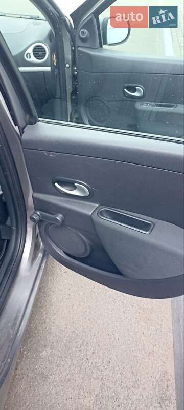 Универсал Renault Clio 2010 в Сумах