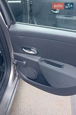 Универсал Renault Clio 2010 в 