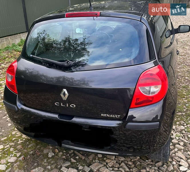 Хэтчбек Renault Clio 2006 в Львове