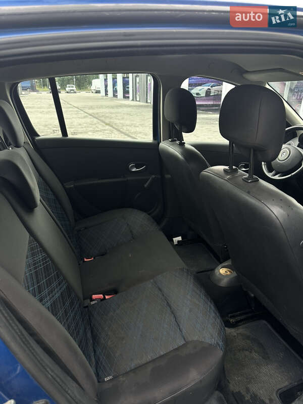 Хэтчбек Renault Clio 2009 в Ровно