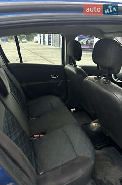 Хэтчбек Renault Clio 2009 в 