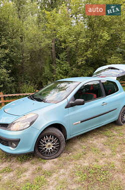 Хэтчбек Renault Clio 2007 в 