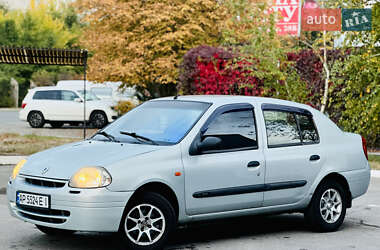 Хэтчбек Renault Clio 2001 в 