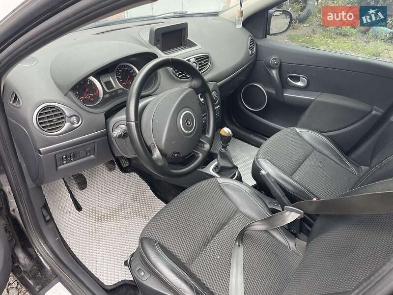 Хэтчбек Renault Clio 2009 в Гайсине