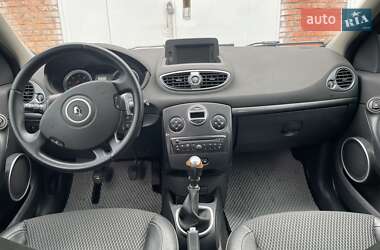 Хэтчбек Renault Clio 2009 в 