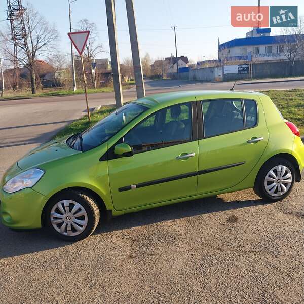 Хэтчбек Renault Clio 2009 в Чернигове