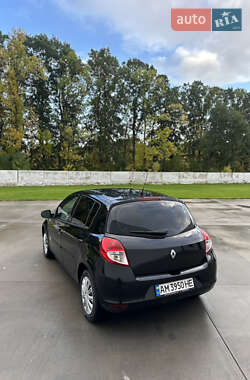 Хэтчбек Renault Clio 2012 в 