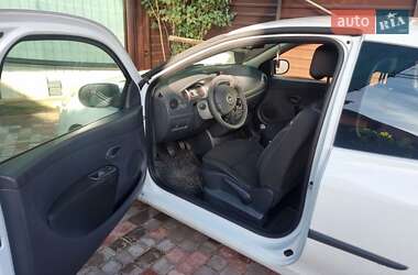 Хэтчбек Renault Clio 2012 в 