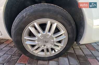 Хэтчбек Renault Clio 2012 в 
