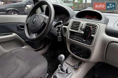 Седан Renault Clio 2006 в 