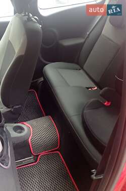Хэтчбек Renault Clio 2011 в 