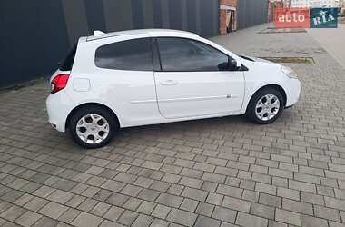 Хэтчбек Renault Clio 2012 в 