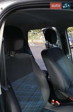 Хэтчбек Renault Clio 2009 в 