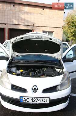 Хэтчбек Renault Clio 2009 в 
