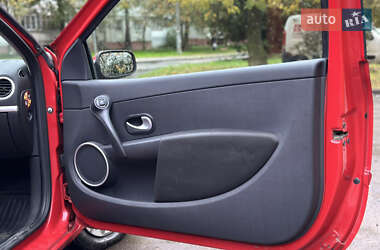 Седан Renault Clio 2010 в 