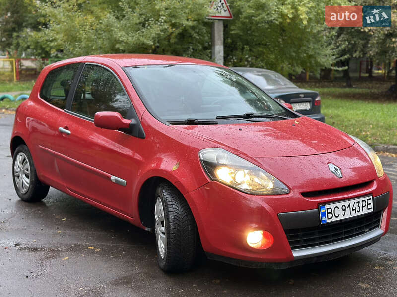 Седан Renault Clio 2010 в Львове
