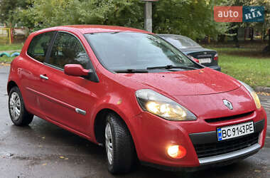 Седан Renault Clio 2010 в 
