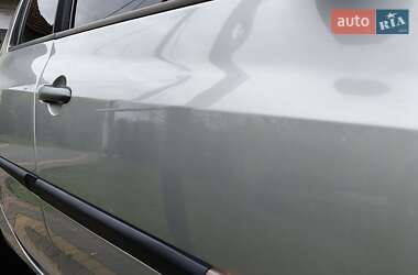 Хетчбек Renault Clio 2010 в 
