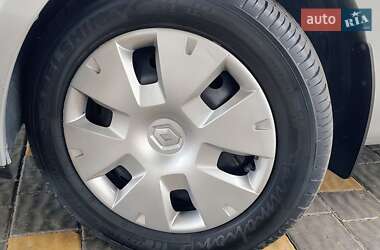 Хетчбек Renault Clio 2010 в 
