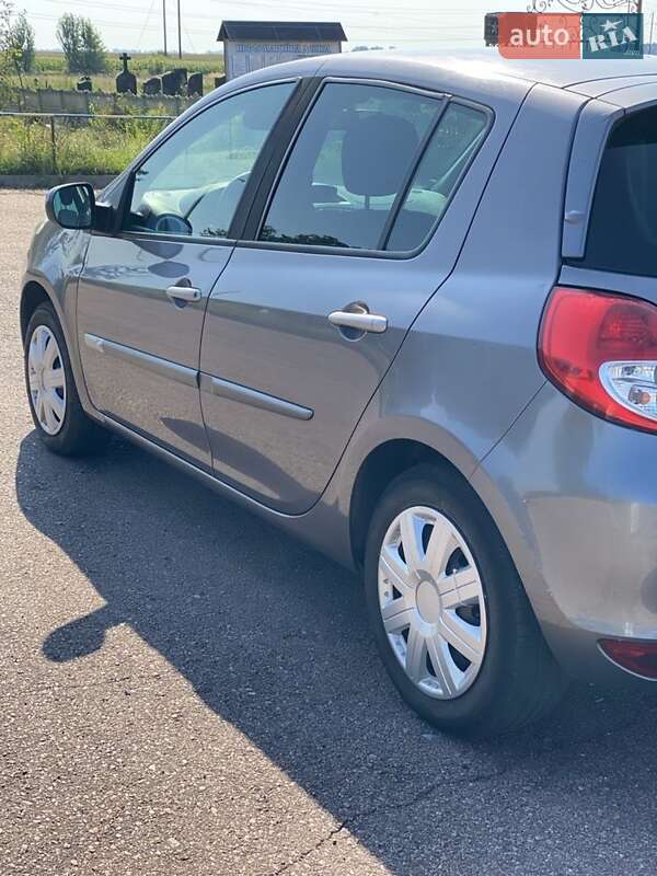 Хетчбек Renault Clio 2011 в Бердичеві фото 8 Хетчбек Renault Clio 2011 в Бердичеві