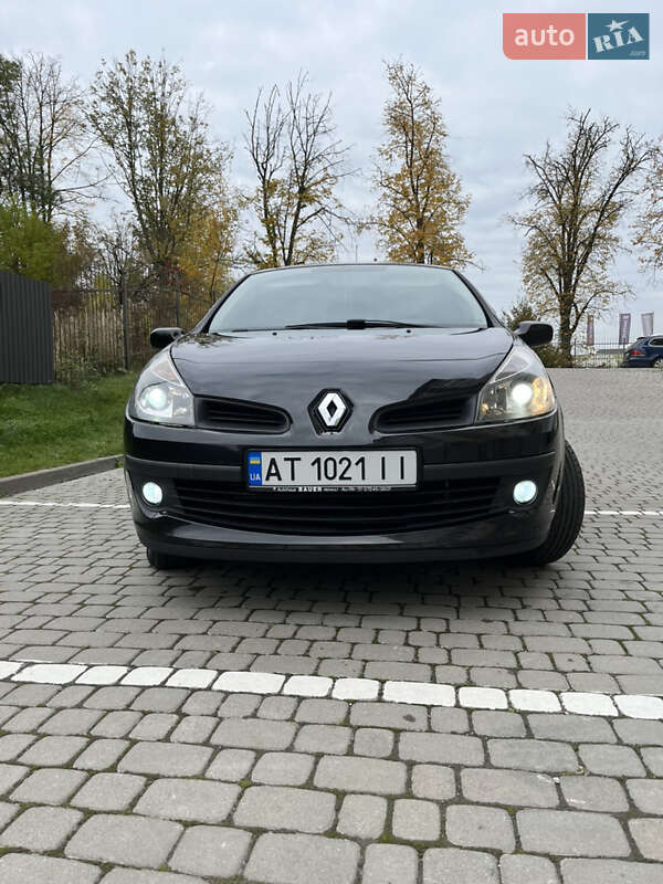 Хэтчбек Renault Clio 2007 в Ивано-Франковске фото 2 Хэтчбек Renault Clio 2007 в Ивано-Франковске