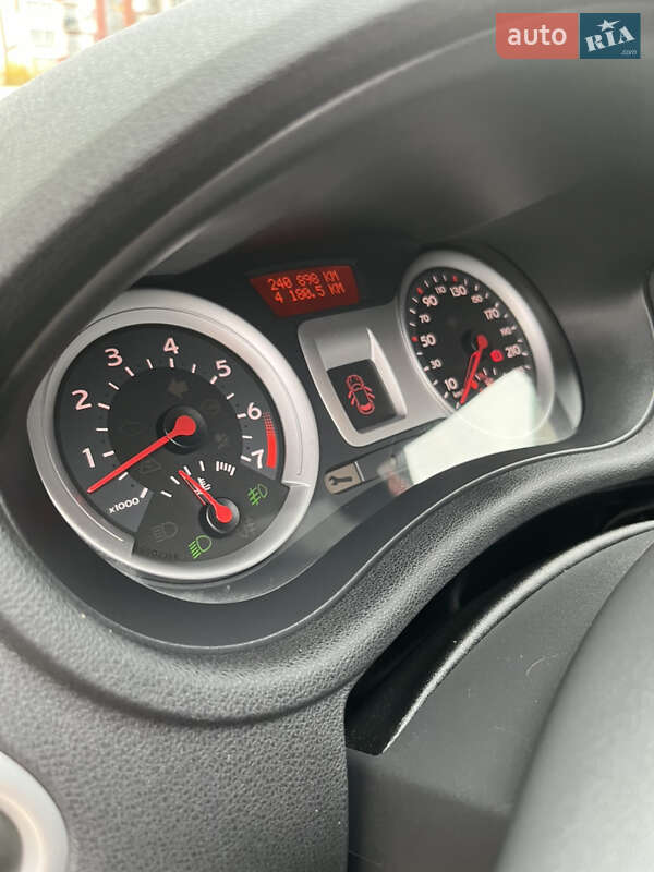 Хэтчбек Renault Clio 2007 в Ивано-Франковске фото 42 Хэтчбек Renault Clio 2007 в Ивано-Франковске