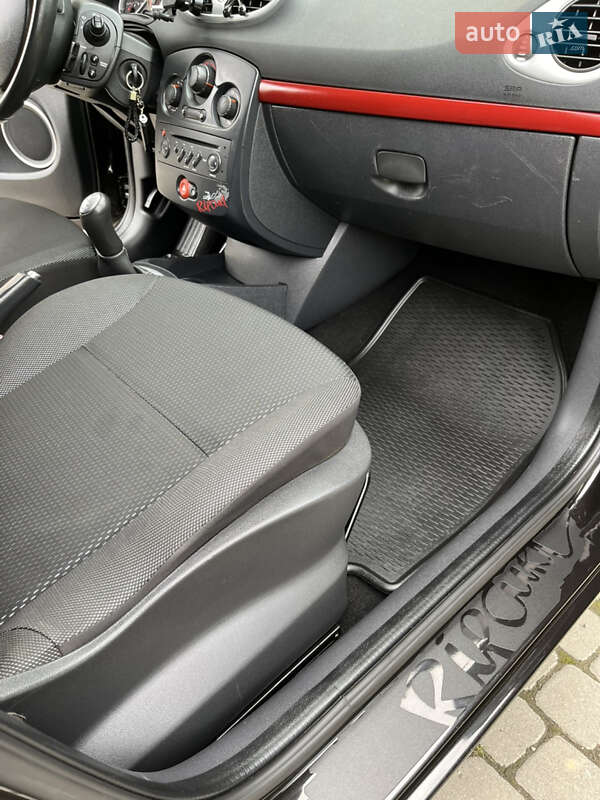 Хэтчбек Renault Clio 2007 в Ивано-Франковске фото 51 Хэтчбек Renault Clio 2007 в Ивано-Франковске