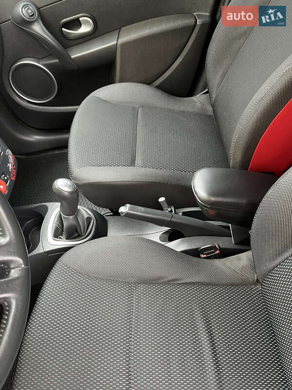 Хэтчбек Renault Clio 2007 в Ивано-Франковске фото 56 Хэтчбек Renault Clio 2007 в Ивано-Франковске