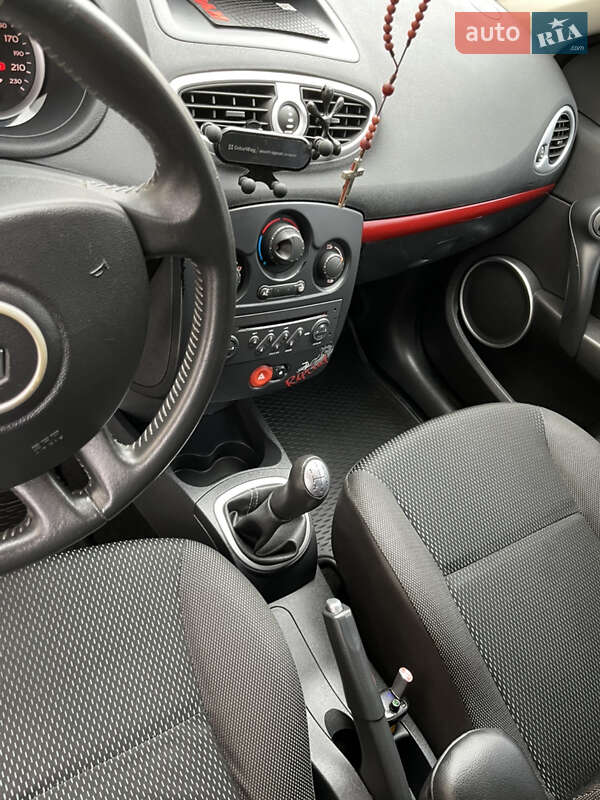 Хэтчбек Renault Clio 2007 в Ивано-Франковске фото 60 Хэтчбек Renault Clio 2007 в Ивано-Франковске