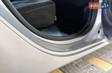 Хетчбек Renault Clio 2010 в 