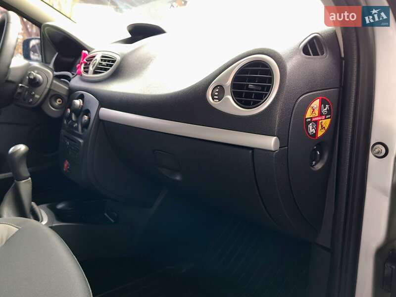 Хэтчбек Renault Clio 2010 в Бориславе