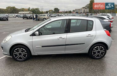 Хетчбек Renault Clio 2007 в 