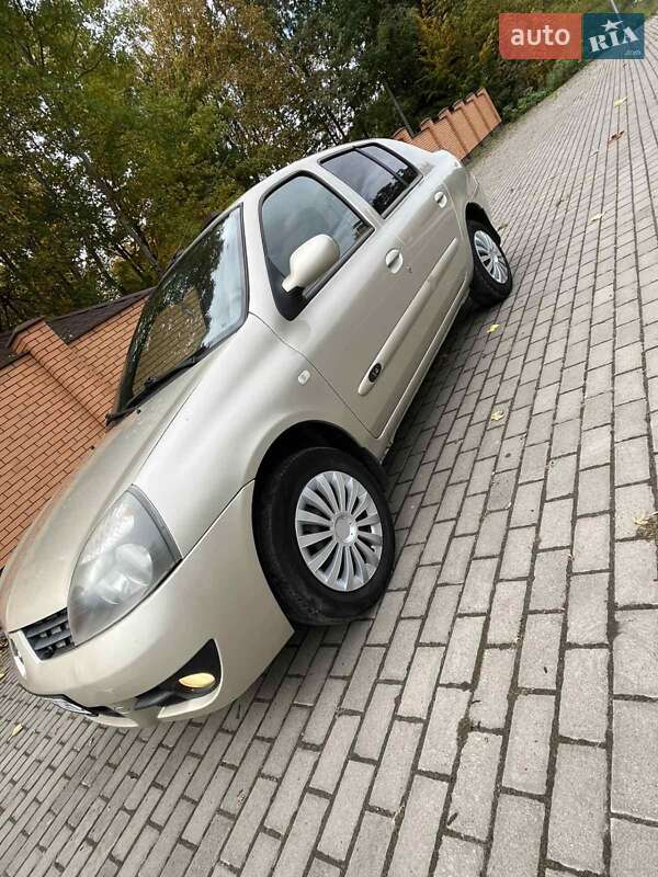 Седан Renault Clio 2007 в Красилове