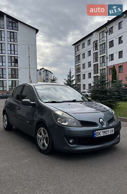 Хэтчбек Renault Clio 2005 в Ровно