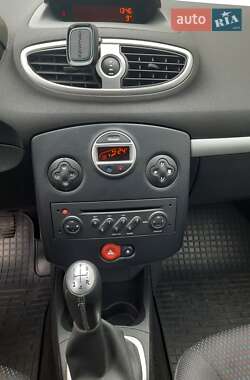 Універсал Renault Clio 2008 в  фото 9 Універсал Renault Clio 2008 в