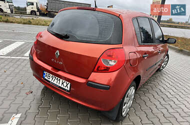 Хетчбек Renault Clio 2007 в 