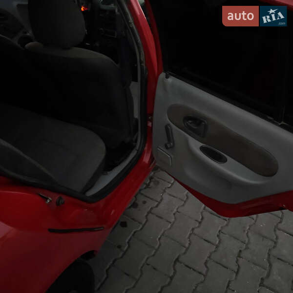 Седан Renault Clio 2006 в Вознесенську фото 20 Седан Renault Clio 2006 в Вознесенську