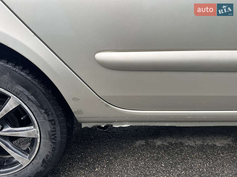 Седан Renault Clio 2008 в Києві