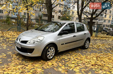 Хетчбек Renault Clio 2007 в 