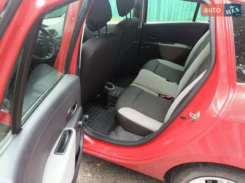 Універсал Renault Clio 2010 в Чернігові