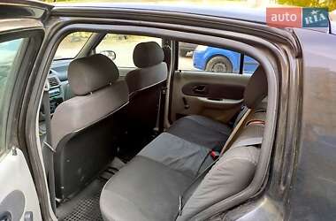 Седан Renault Clio 2005 в 