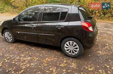 Хетчбек Renault Clio 2011 в  фото 7 Хетчбек Renault Clio 2011 в