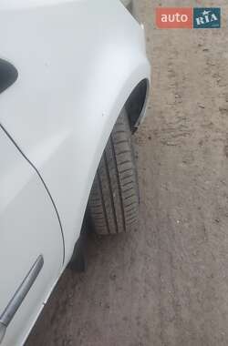 Хэтчбек Renault Clio 2012 в 