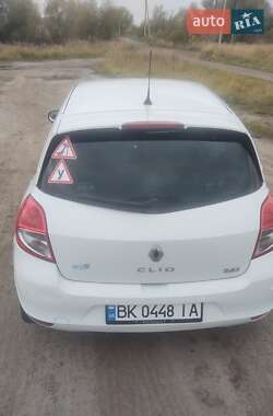 Хэтчбек Renault Clio 2012 в 