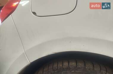 Хэтчбек Renault Clio 2012 в 