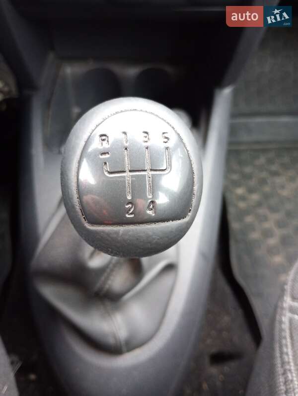 Хетчбек Renault Clio 2011 в Полтаві фото 45 Хетчбек Renault Clio 2011 в Полтаві