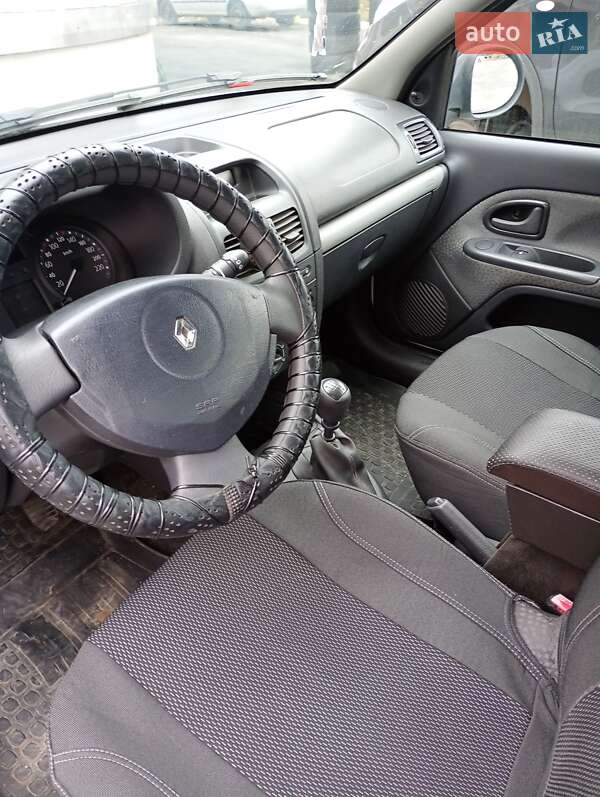 Хетчбек Renault Clio 2011 в Полтаві фото 51 Хетчбек Renault Clio 2011 в Полтаві