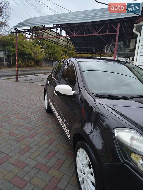 Хэтчбек Renault Clio 2011 в Днепре